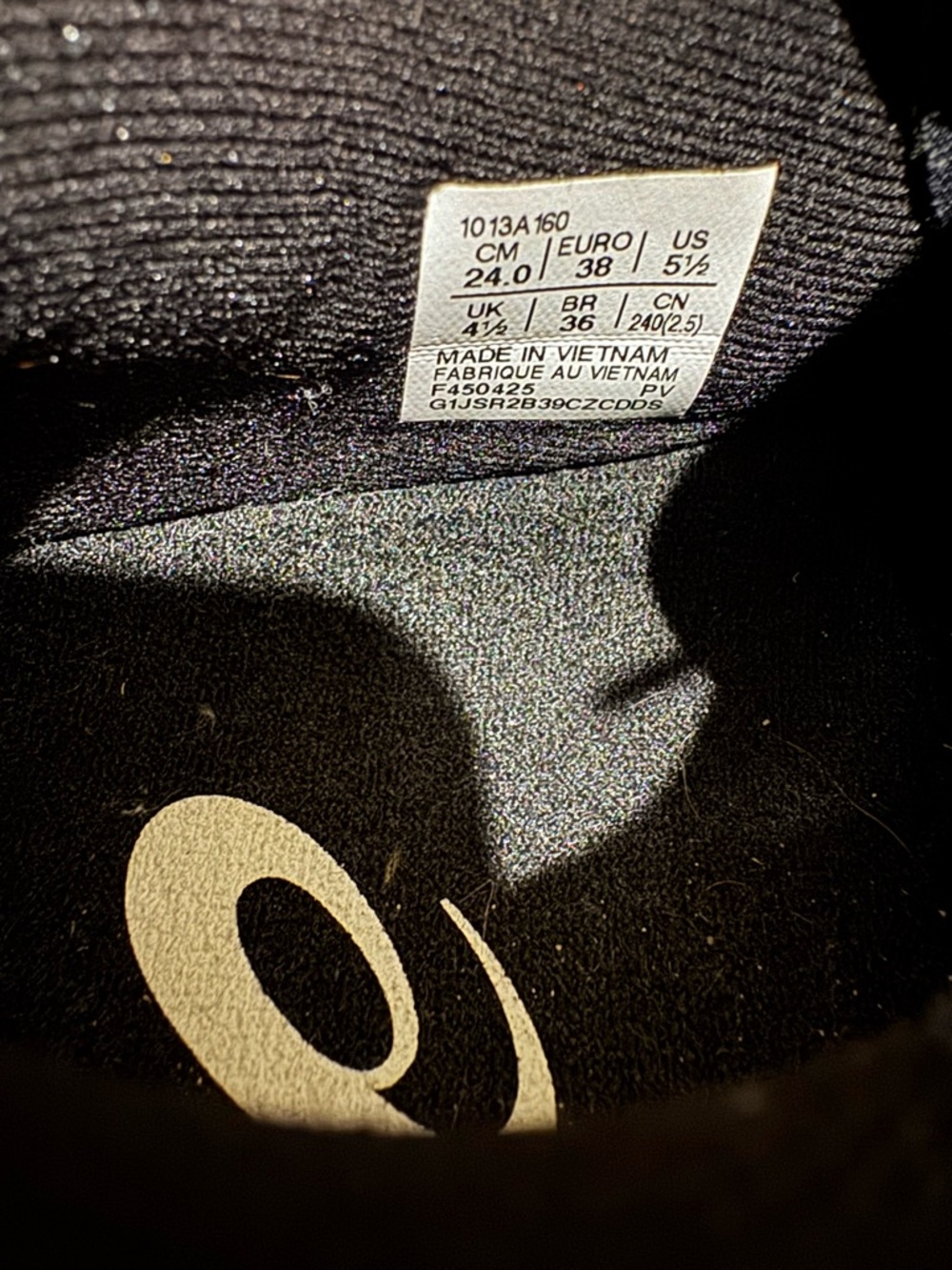Asics Men's Black and Gray Athletic Running Shoes - Picture 7 of 7